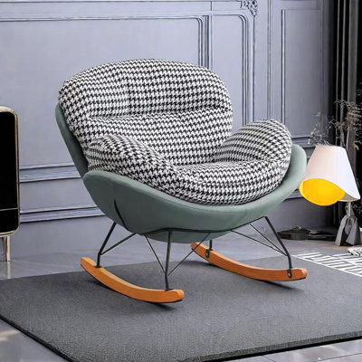 Chaise berçante simple en treillis simple