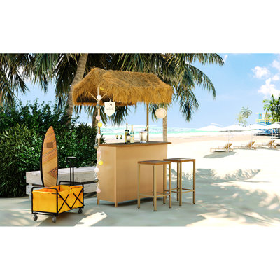 Mobilier de bar d'extérieur de style hawaïen avec auvent en gazon synthétique, structure en bois, pieds réglables pour la durabilité et options de rangement pratiques Ensemble de style, auvent en vedette, incorporé, pieds, disponible