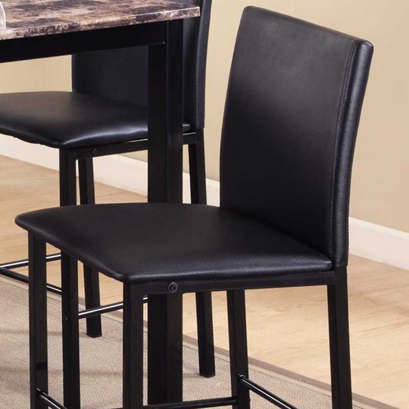 4 chaises à hauteur de comptoir en métal noir avec assise et dossier en similicuir brun foncé