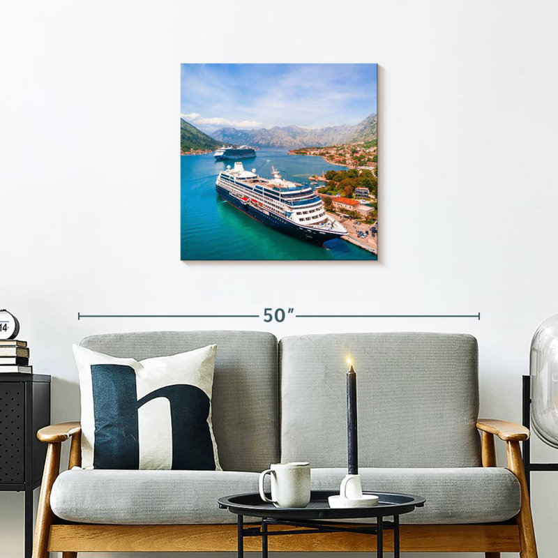 Deux bateaux de croisière Mehar, H 24 po x l 24 po