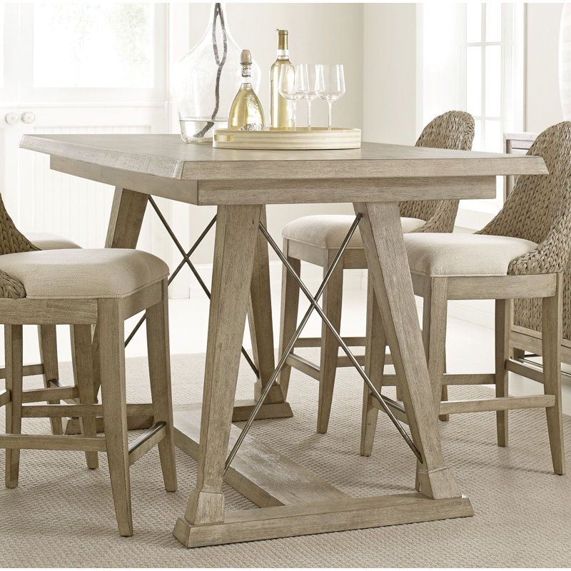 Dealmeida Dining Table