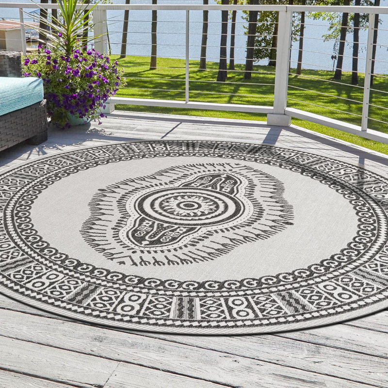 Oriental Indoor / Outdoor Rug, Round 12'