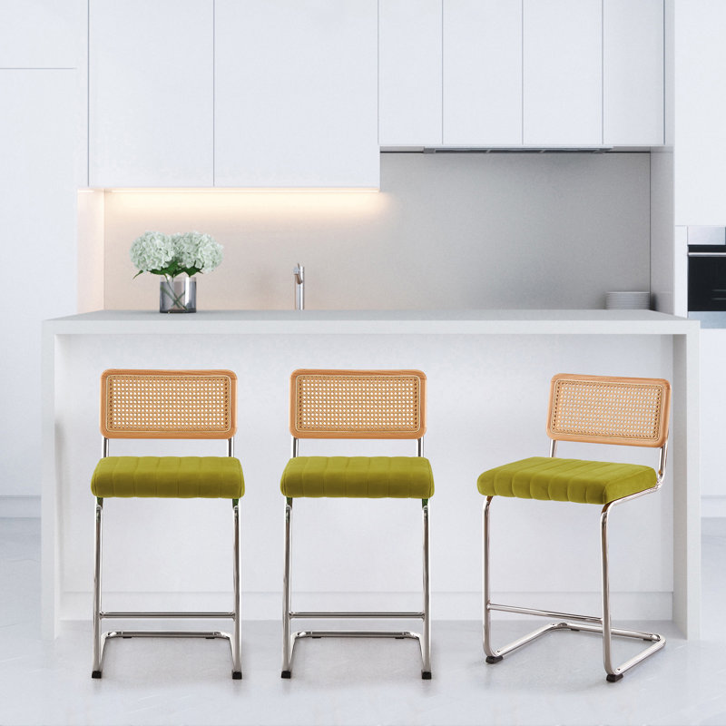 Tabouret rembourré en velours Krickelin, Argent, Vert olive, Tabouret de comptoir (siège d'une hauteur de 26 p