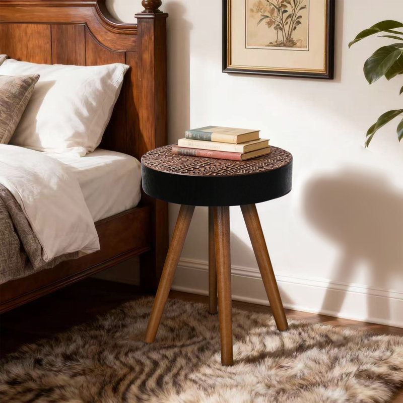 Table basse ronde de 15,7 pouces avec plateau sculpté, petite table idéale pour les petits espaces, table de chevet moderne, convenant au salon, à la chambre à coucher, au coin et au bureau (noir et brun)