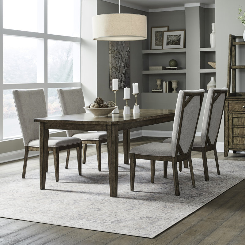 Ensemble de table de salle à manger rectangulaire avec 4 chaises rembourrées Gertraute, 5 pièces: table, 4 chaises