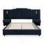 Structure de lit tapissier grand format avec tissu en velours, conception à rayures verticales avec boutons autour du lit plateforme avec tête de lit, structure solide et table de chevet-572938502