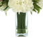 Faux arrangement de magnolia et d'hortensias dans un vase-97850478