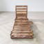 Chaise longue d'extérieur, dossier réglable à 3 positions, bois massif, structure linéaire épurée, patio contemporain-885180941