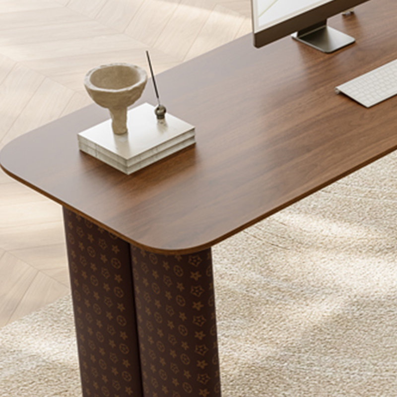 Minimalist and sophisticated desk