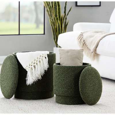Tissu foncé avec couvercles amovibles pour le rangement, design contemporain, rembourrage en mousse confortable, deux repose-pieds inclus, limite de poids de 250 lb, aucun assemblage requis, utilisation à l'intérieur seulement, hauteur du produit de 17,19 po
