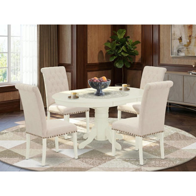 L'ensemble de table de salle à manger 5 pièces pour 4 personnes comprend une table de cuisine ovale avec rallonge papillon et 4 chaises Parsons en lin beige clair, lin blanc