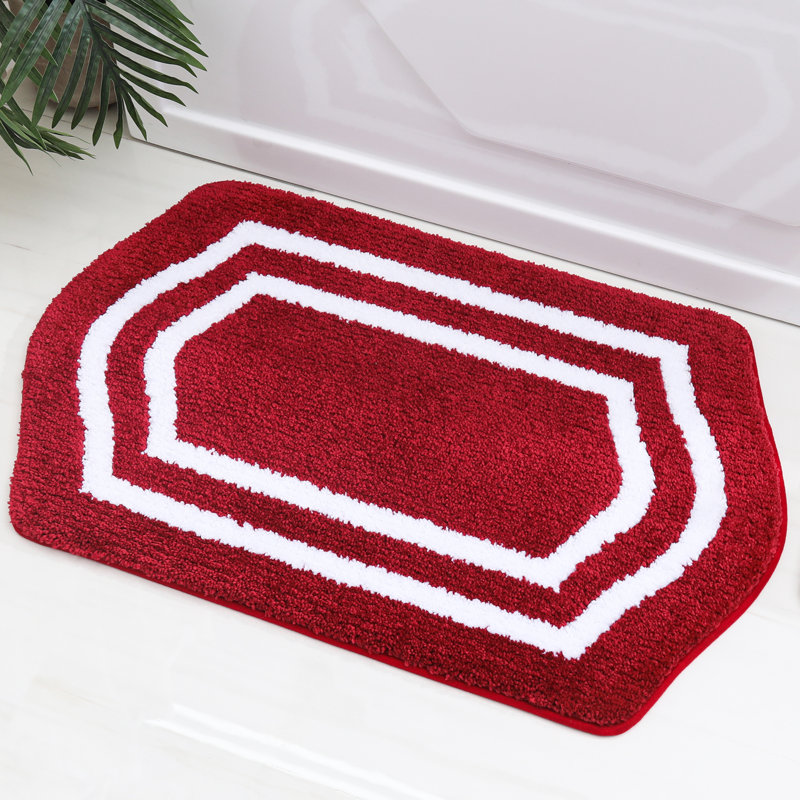 Tapis pour salle de bain Shilyn, L 20 po x L 32 po, Rouge