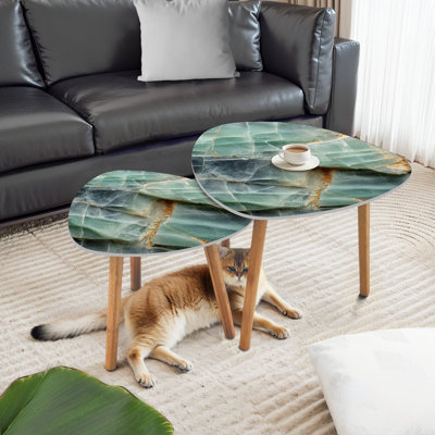 Ensemble de 2 tables basses gigognes triangulaires en marbre vert cristal et table de bout en pierre de quartz polie