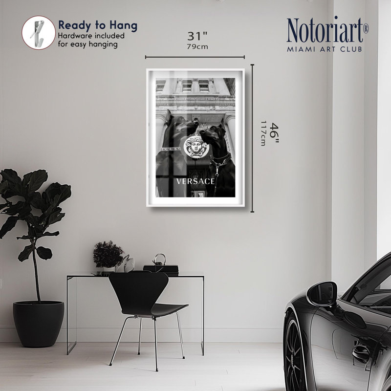 «Canine Vanguard Shadowbox» par Notoriart, H 46 po x l 31 po, Blanc