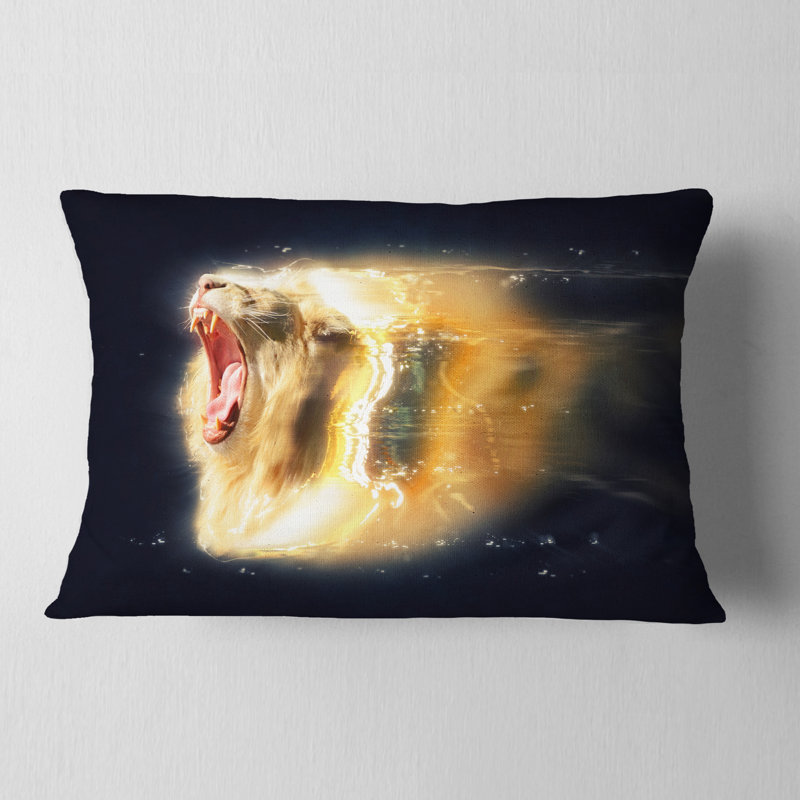Lion blanc avec mâchoires ouvertes - coussin décoratif imprimé animal