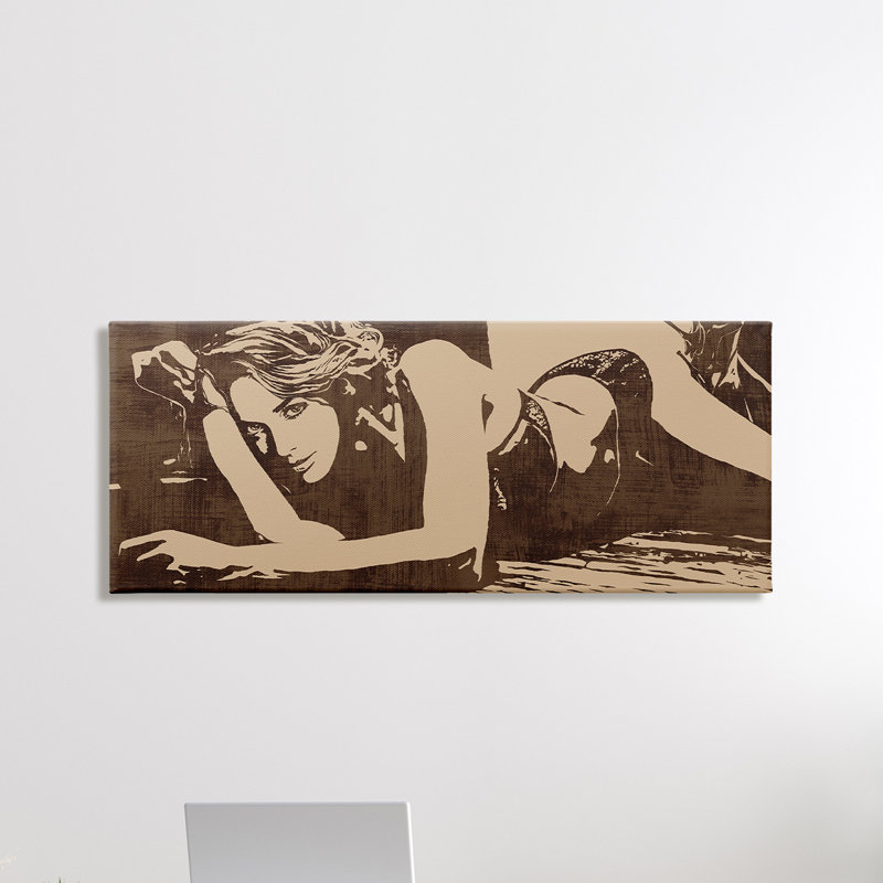Femme séduisante au repos, séduisante, visage sépia - impression, H 20 po x l 48 po, Toile tendue