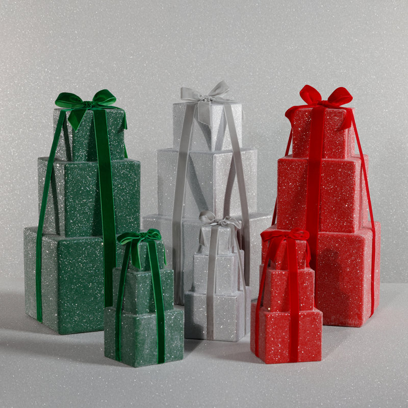 Figurine Stacked Presents, H 16,25 po x l 8 po x P 8 po, Vert