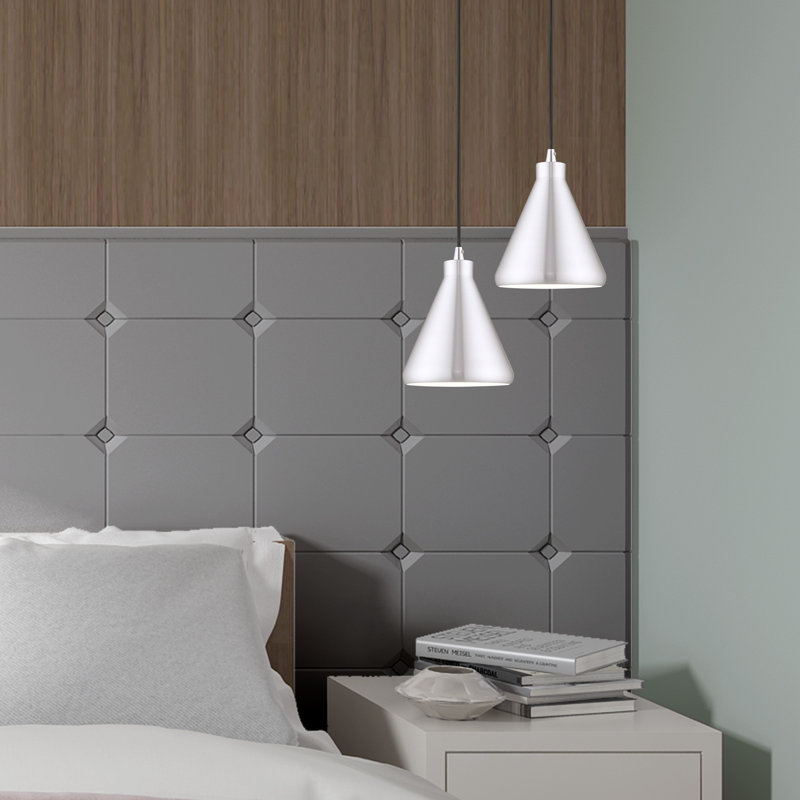 Luminaire suspendu conique à 1 lumière Schultz, Aluminium brossé, H 14 po x l 7 po x P 7 po