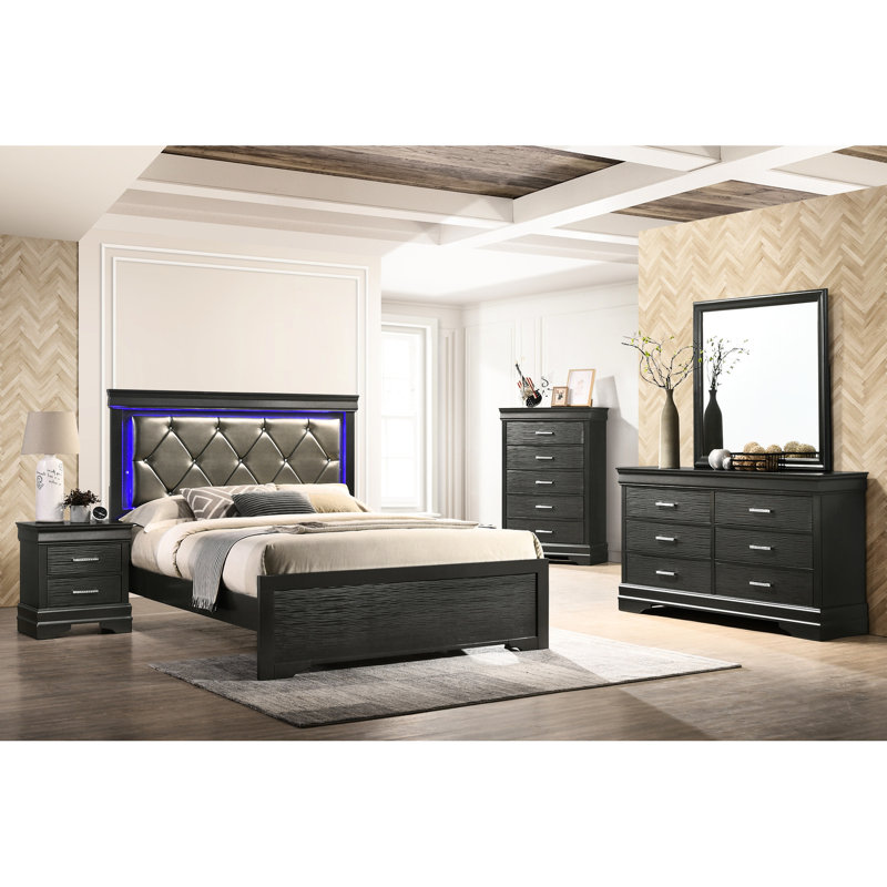 Élégant lit simple en bois gris et tête de lit confortable pour une chambre à coucher sereine