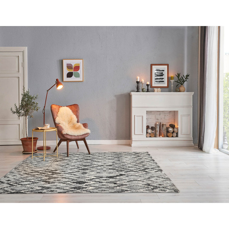 Tapis intérieur / extérieur gris en laine tissé à plat à la main Izibella de style marocain 5 pi 3 po x 7 pi 7 po