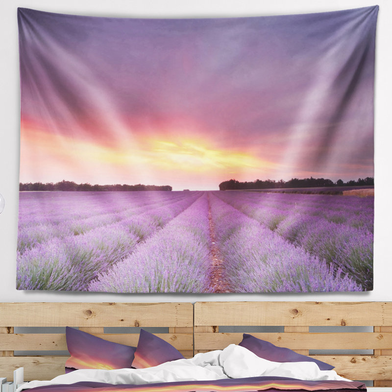 Magnifique tapisserie au coucher du soleil sur des rangées de lavande, H 32 po x l 39 po