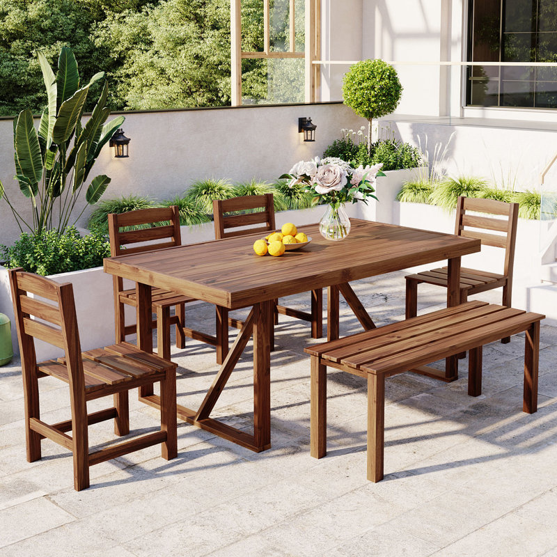 Arrangement de sièges en bois pour l'extérieur, Brun