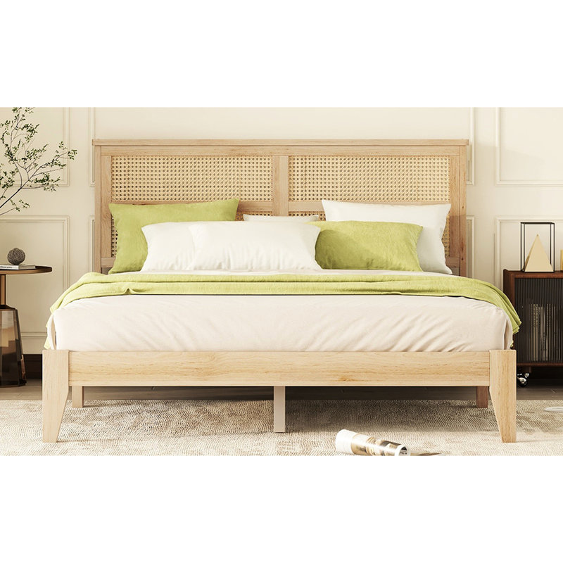 Grand lit en chêne blanc avec tête de lit élégante et grand rangement sous le lit