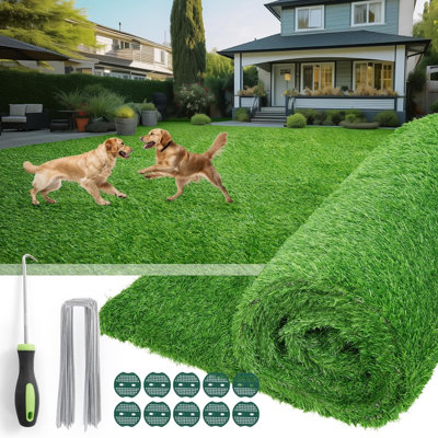 Tapis de gazon artificiel avec trous de drainage 6 pi x 25 pi, tapis synthétique synthétique résistant aux intempéries pour terrasse, balcon, jardin et animaux de compagnie de 0,6 po