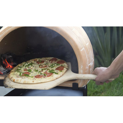 Décoration de pin 1 dans l’écorce de la pizza