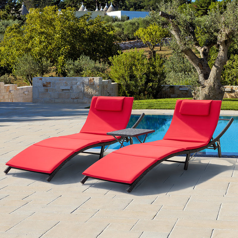 Ensemble de chaise longue de patio pliable en rotin PE de 81 po avec dossier et coussin réglables Raminez, Rouge