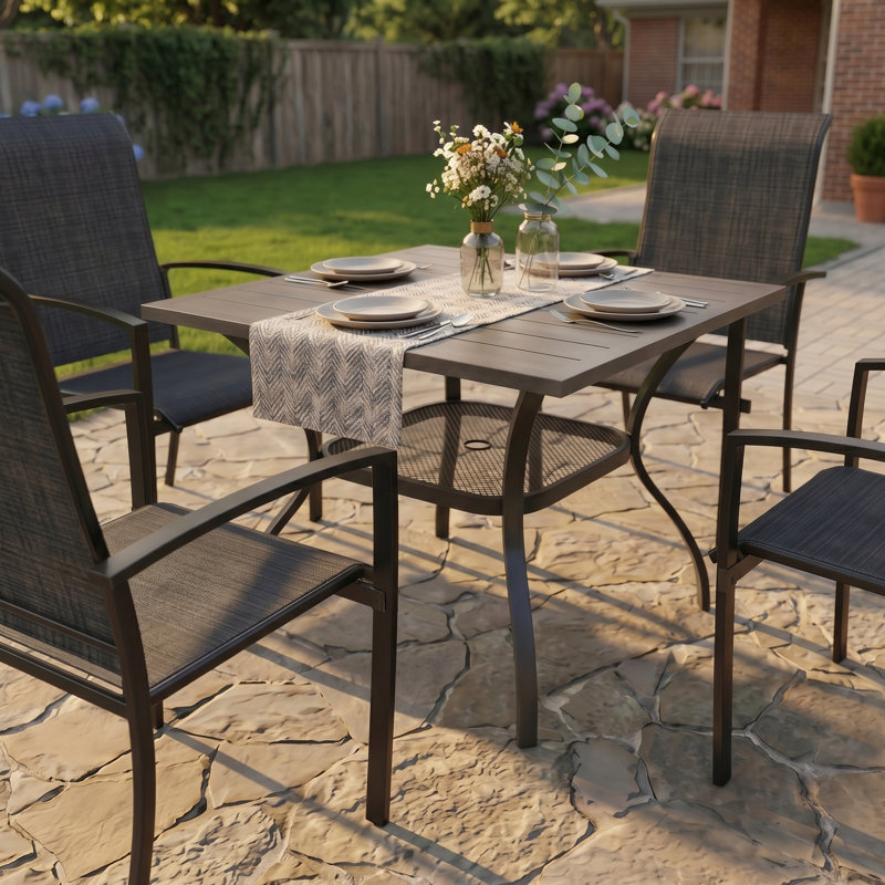 Ensemble de salle à manger de patio pour 4 personnes avec chaises empilables Textilene, Bois brossé gris / noir