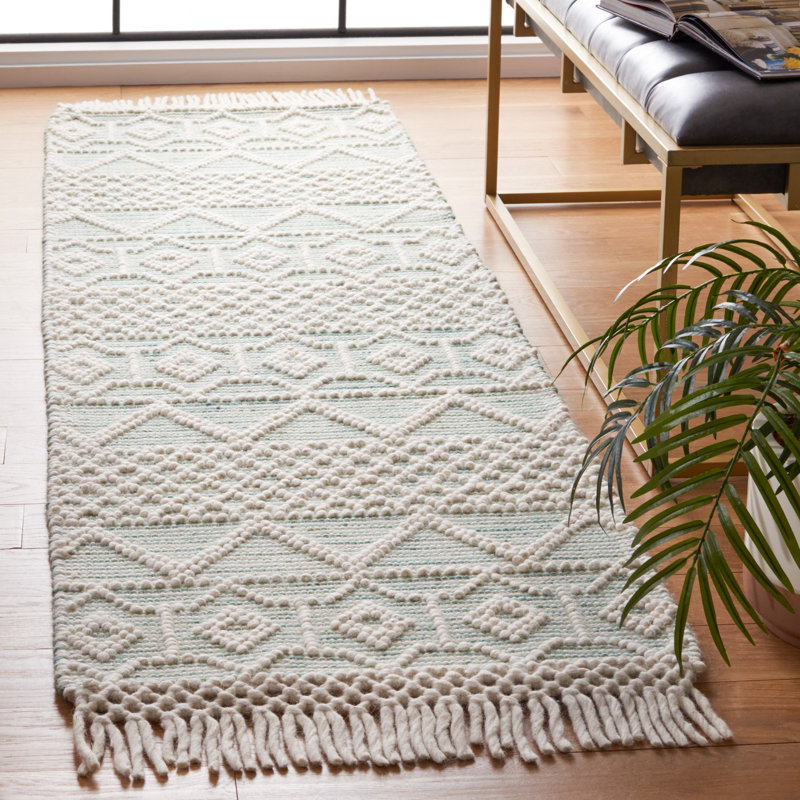 Aldeline Geometric Handmade Area Rug in Ivory/Light Green, Rectangle 4' x 6'