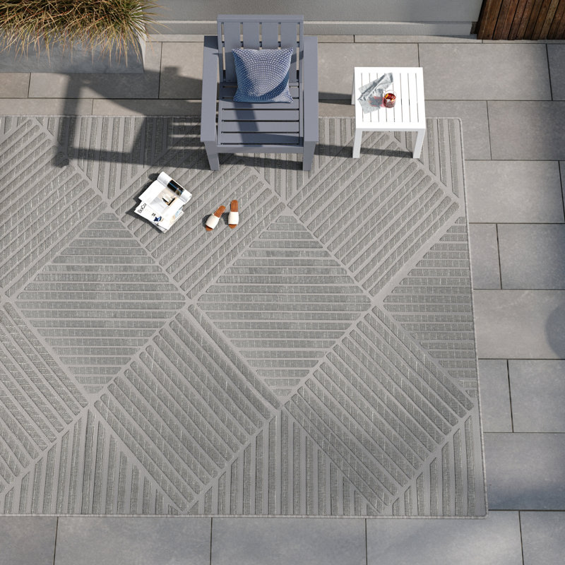 Tapis intérieur / extérieur gris Mira, Rectangle 5 pi 3 po x 7 pi 3 po