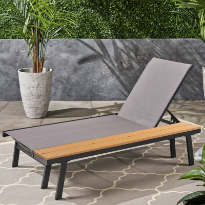 Méridienne légère en aluminium pour le jardin avec entretien - table d'appoint, 5 positions réglables, assise en filet, structure en grain de bois de 77 pouces de profondeur
