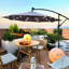 Parasol solaire solaire pour terrasse 8 pieds avec manivelle et base en croix pour lumières de jardin et piscine-132953753-132953750