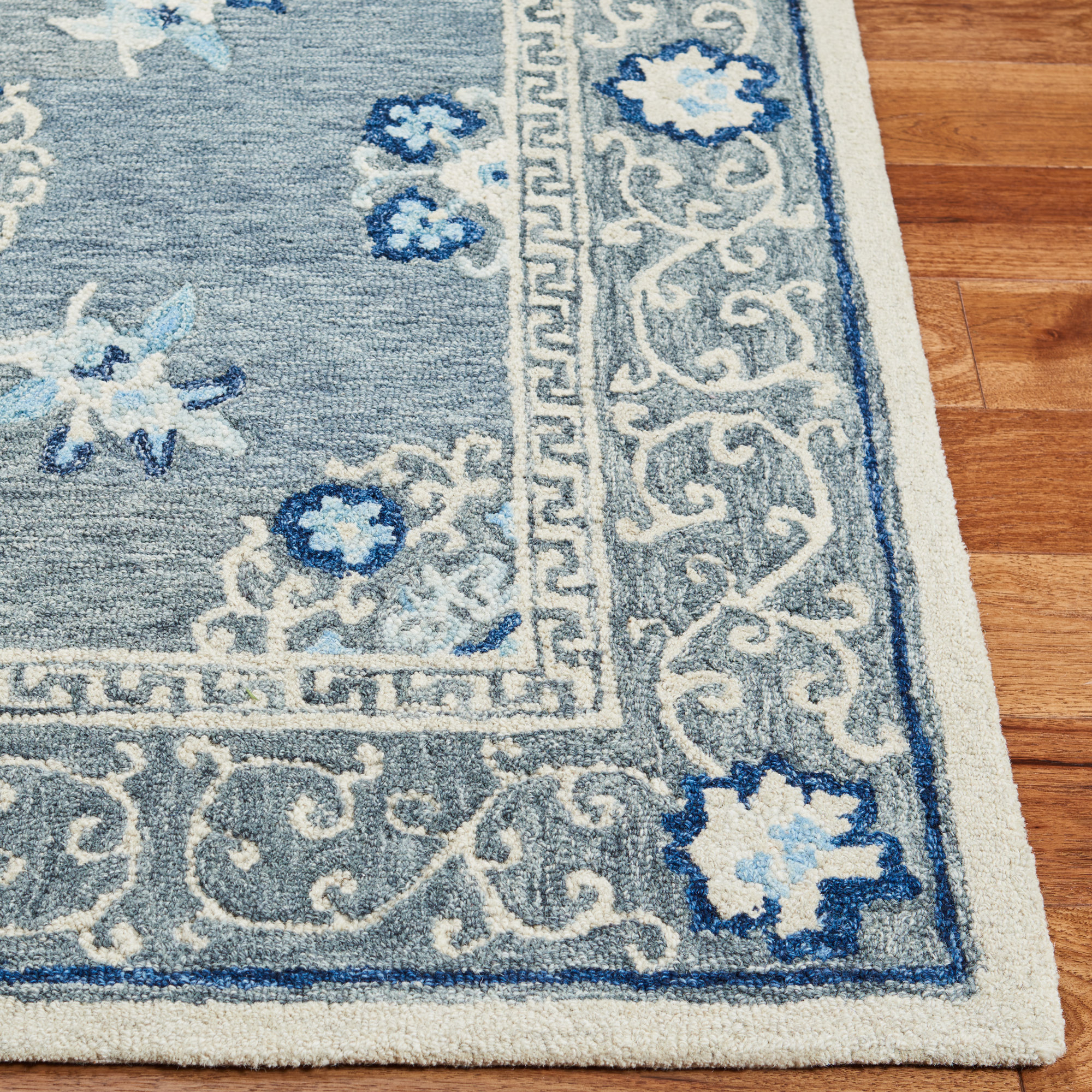 Akins Oriental Handmade Tufted Wool Gray/Ivory Area Rug, Rectangle 8' x 10'