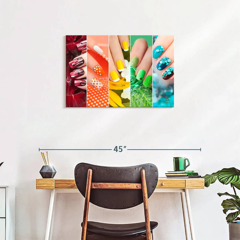 «Soccer Ball BW», reproduction sur toile, H 30 po x l 20 po x P 1,25 po