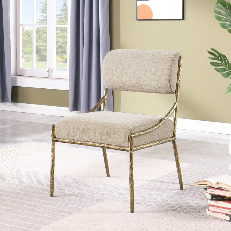 Chaise d'appoint rembourrée Bastille, Tissu chenille beige, Laiton brossé