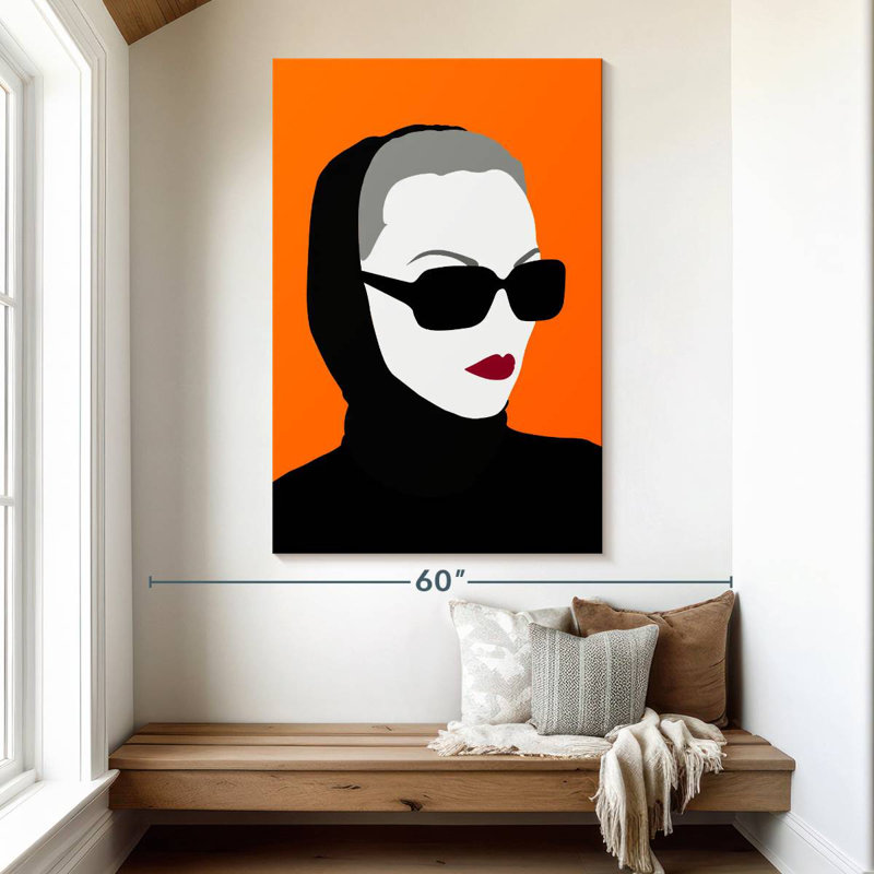 Leisha, femme mystérieuse sur fond orange, H 51 po x l 34 po