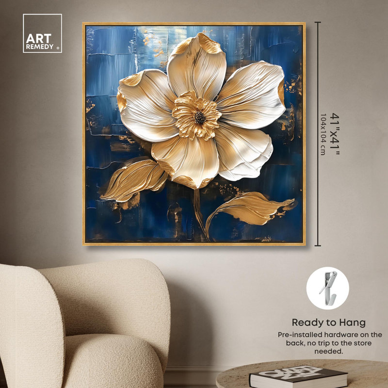 «Gilded Bloom in Cobalt», art floral élégant par Art Remedy, Cadre flottant doré, H 41 po x l 41 po x P 1,8 po