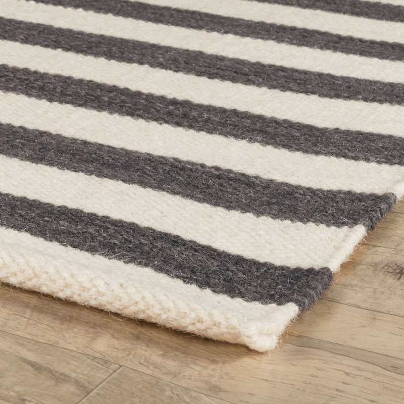 Tapis en laine noir / ivoire Renelso, Rectangle de 5 pi x 8 pi