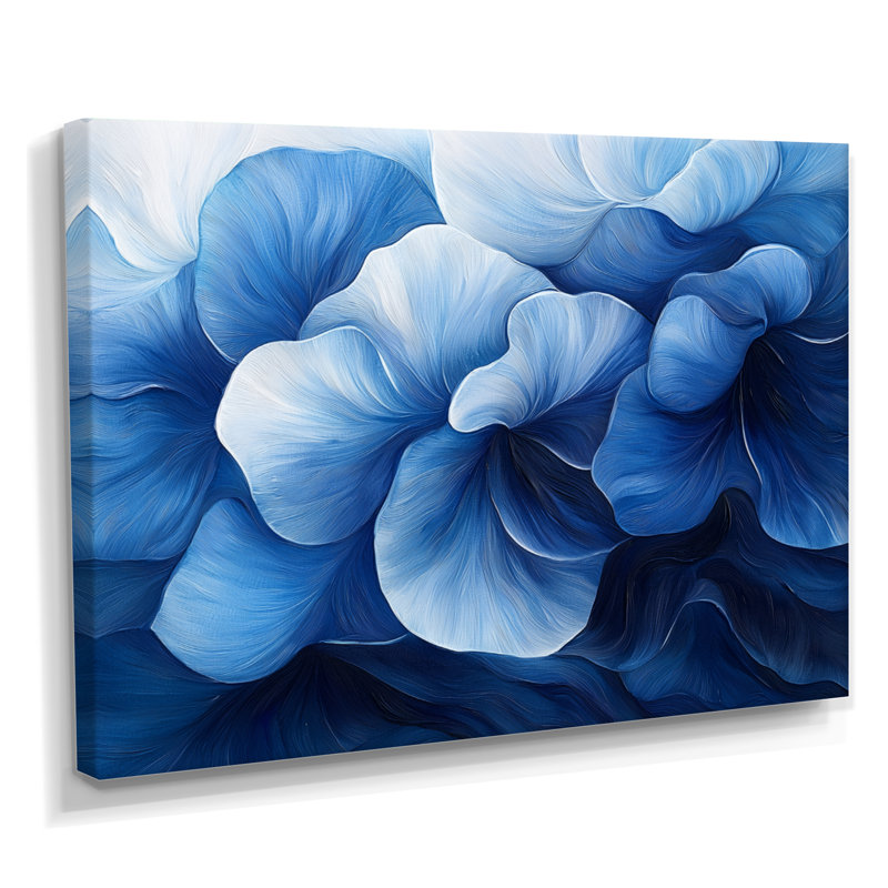 Blanc sur velours bleu jonquilles Bloom II - jonquilles murales, H 24 po x l 32 po, Toile tendue, Ne s’applique pas