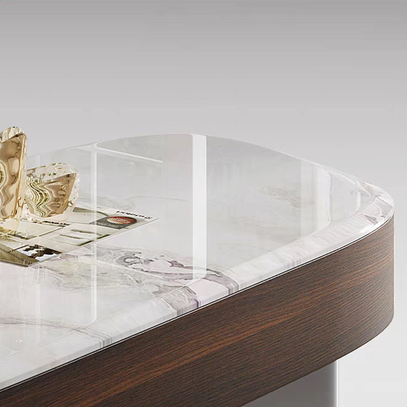 Table basse en marbre clair et moderne