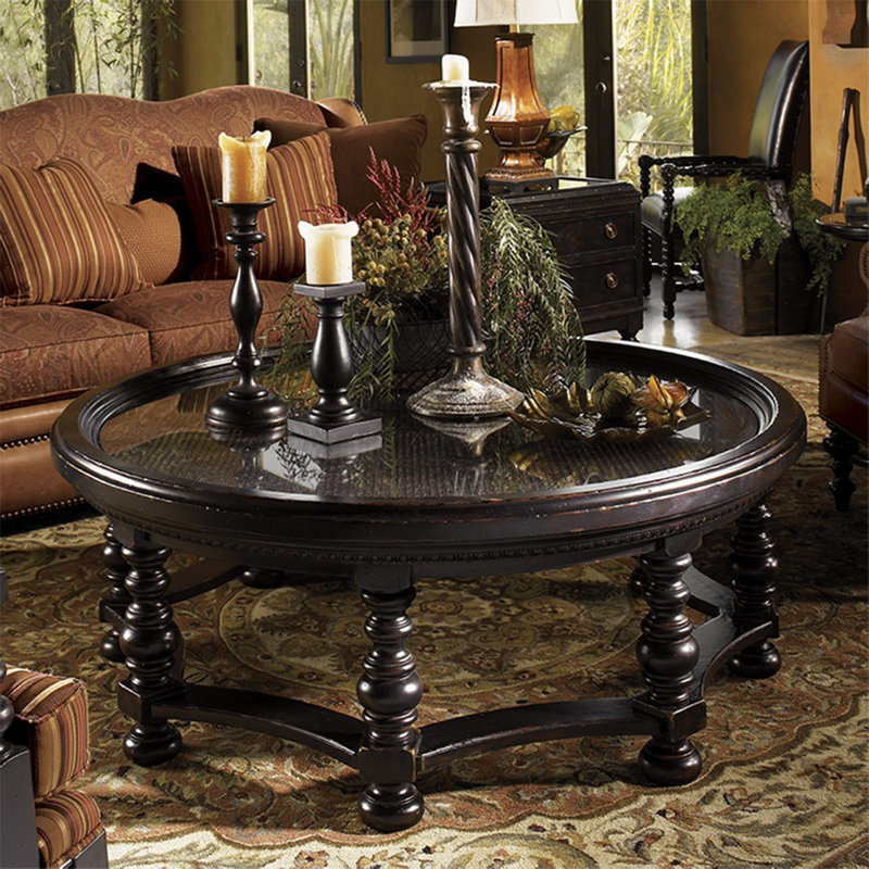 Classic and elegant coffee table, 18.9" H x 43.31" L x 43.31" W