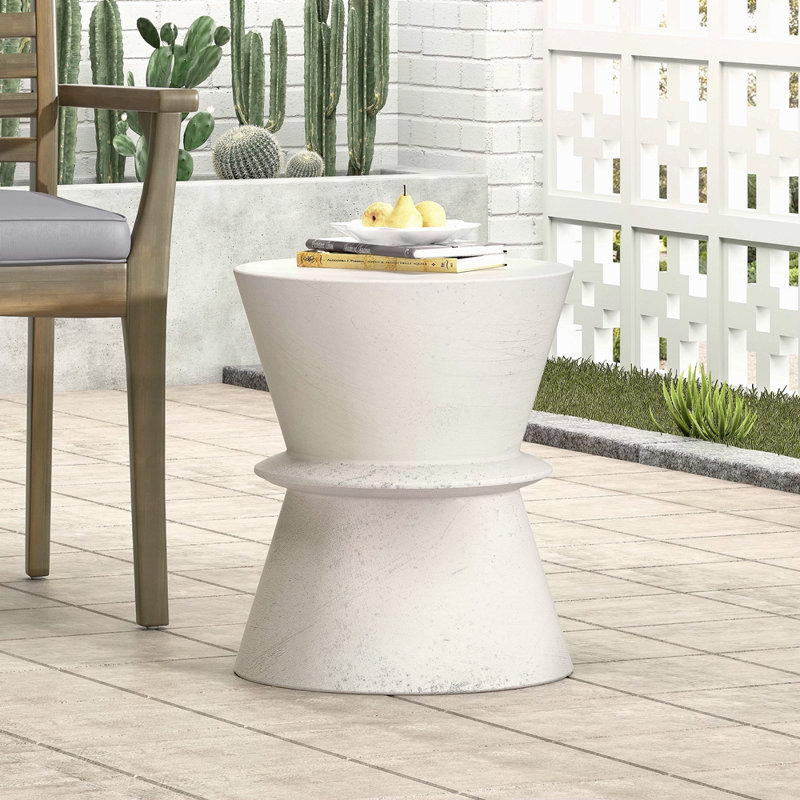 Table d'appoint d'extérieur en béton léger
