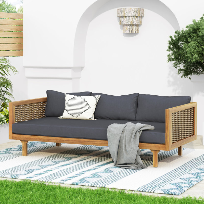 Lit de jour 3 places avec accoudoirs d'extérieur, coussin gris foncé, base en bois, assise et dossier à lattes, housse de coussin d'eau, 31,62 po, assemblage requis, surface, profondeur de produit 68,23 po,