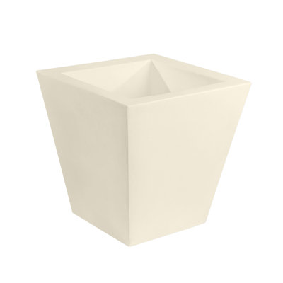 Cono Resin Pot Planter