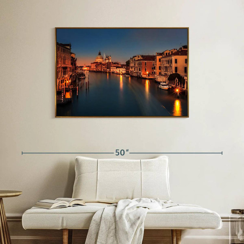 Grand canal au crépuscule, Cadre flottant doré, 40 po x 27 po