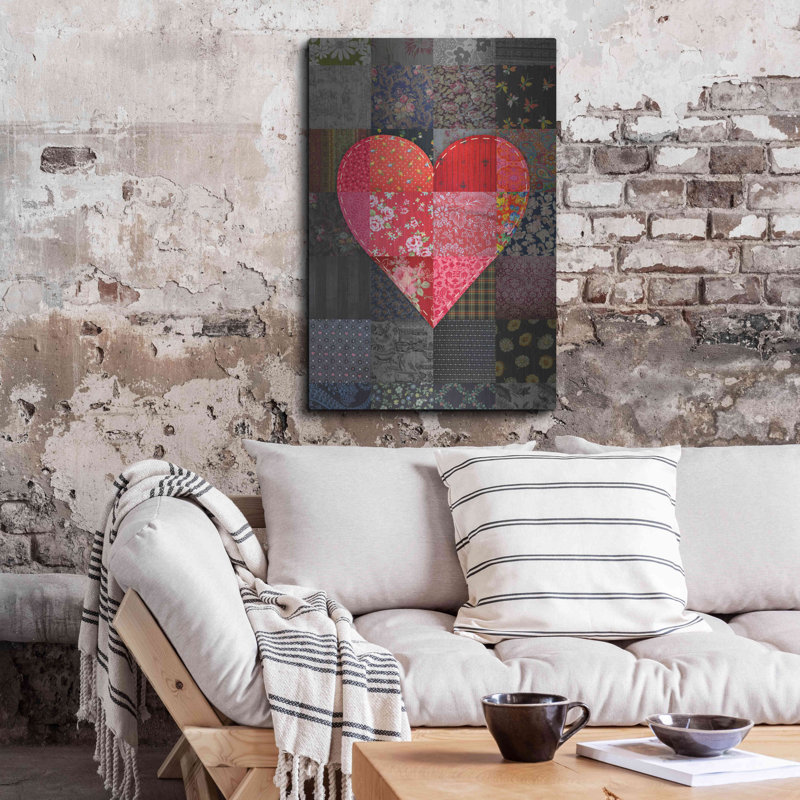 Luxe Patchwork «Patch Heart Pink Grey» par Rachel C «Patch Heart Pink Grey» par Rachel Caldwell, H 36 po x l 24 po