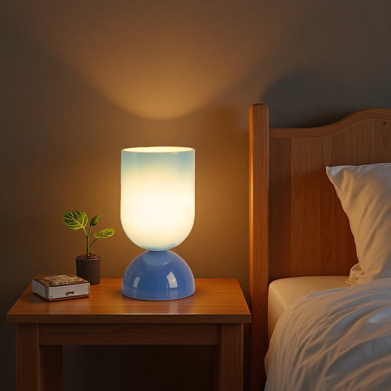 Lampe de table moderne en verre 9 po avec base E12 et interrupteur marche / arrêt en ligne - Éclairage d'appoint compact pour la chambre à coucher ou le salon